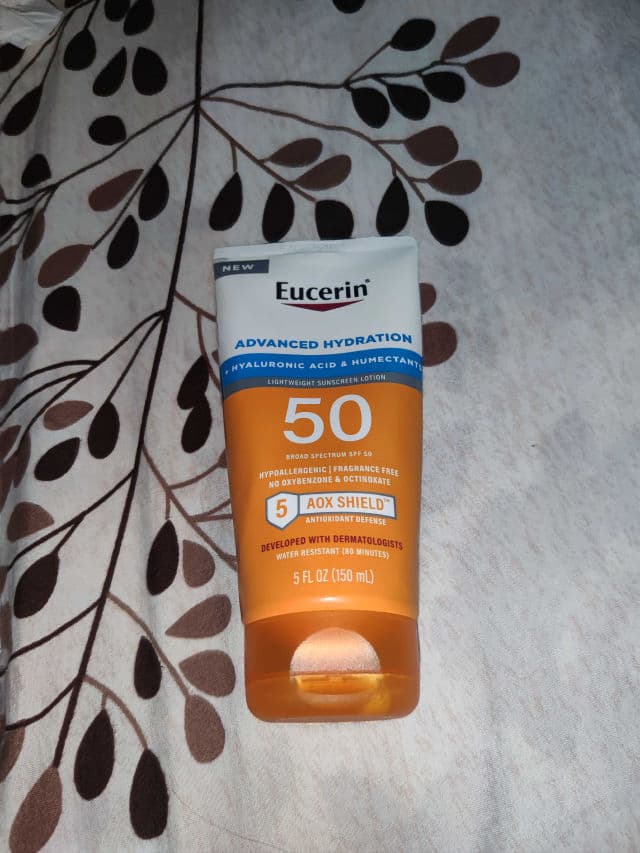 Eucerin Advanced Hydration SPF 50 review photo by Mo3ath421