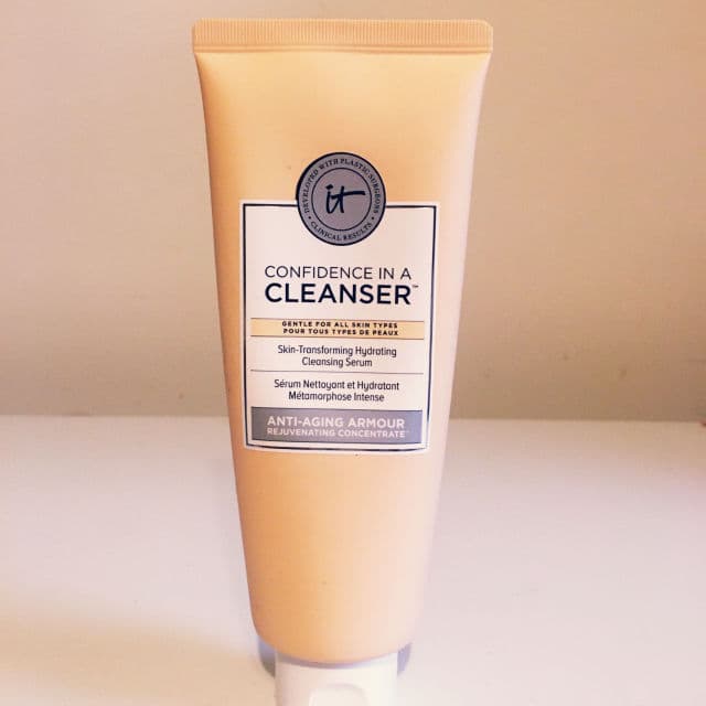 It Cosmetics Confidence in a Cleanser review photo by chardenwvu