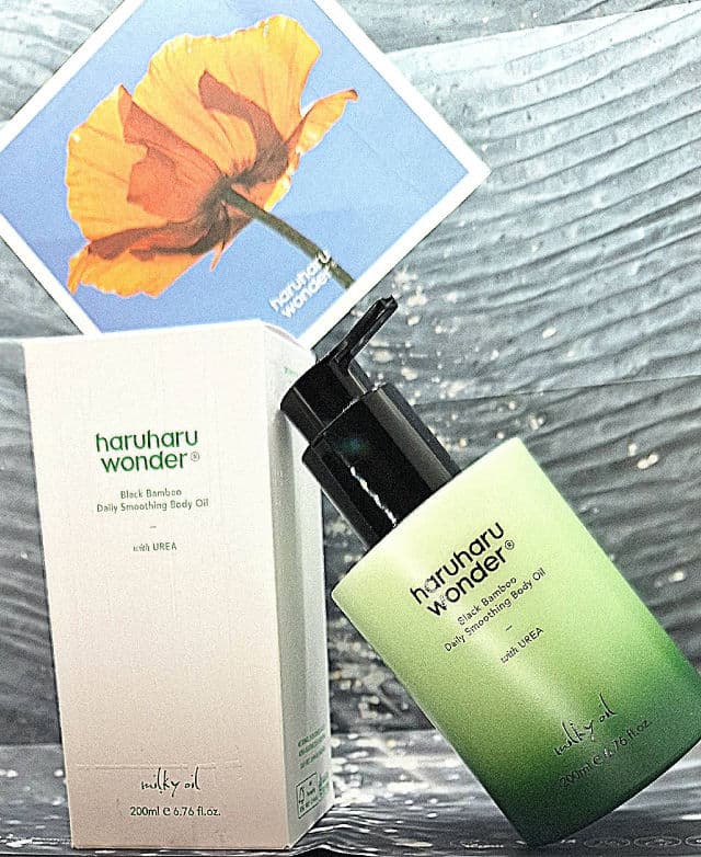 HaruHaru WONDER Black Bamboo Daily Smoothing Body Oil review photo by Over40Perspectives