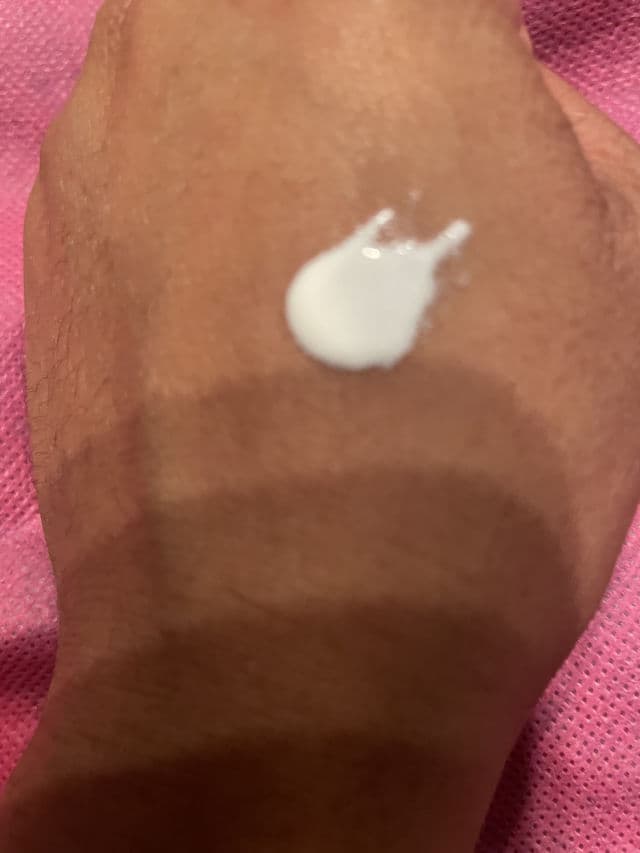 Neutrogena SheerZinc Dry-Touch Sunscreen Broad Spectrum SPF 50 review photo by QueenTania