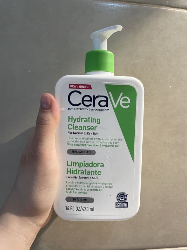 CeraVe Hydrating Facial Cleanser review photo by Javirojaso