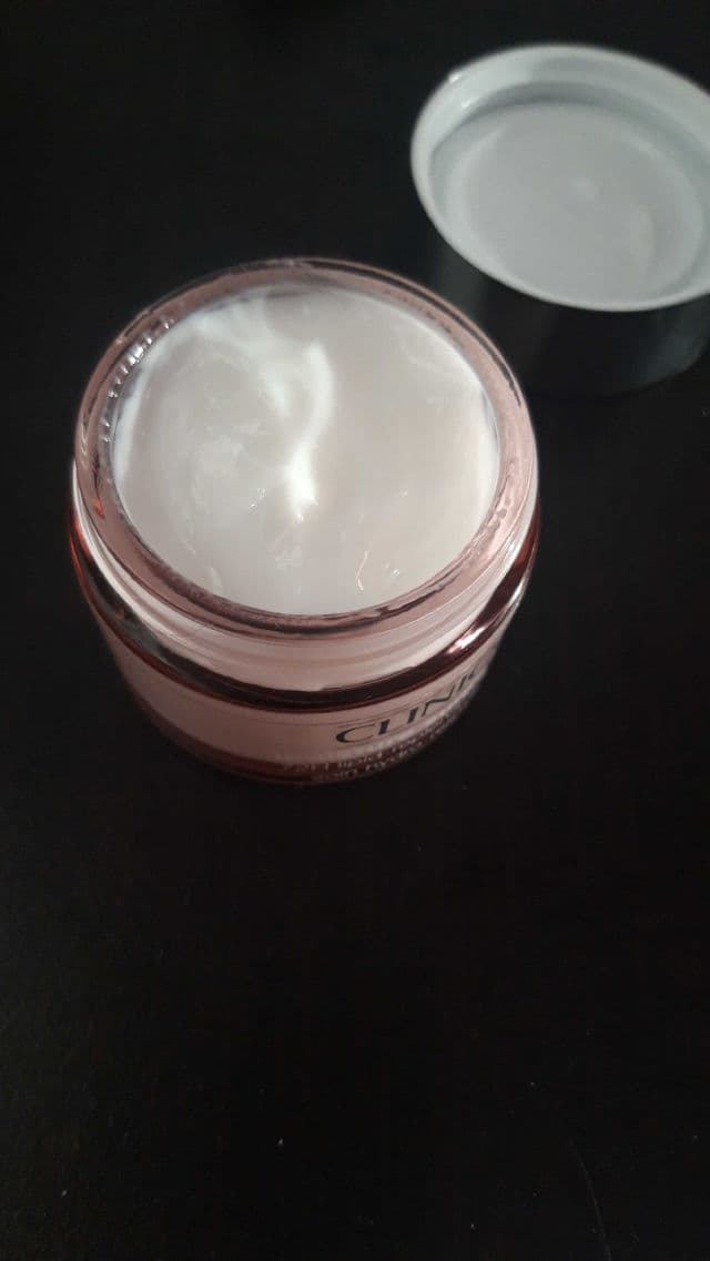Moisture Surge Intense 72H Lipid-Replenishing Hydrator product review