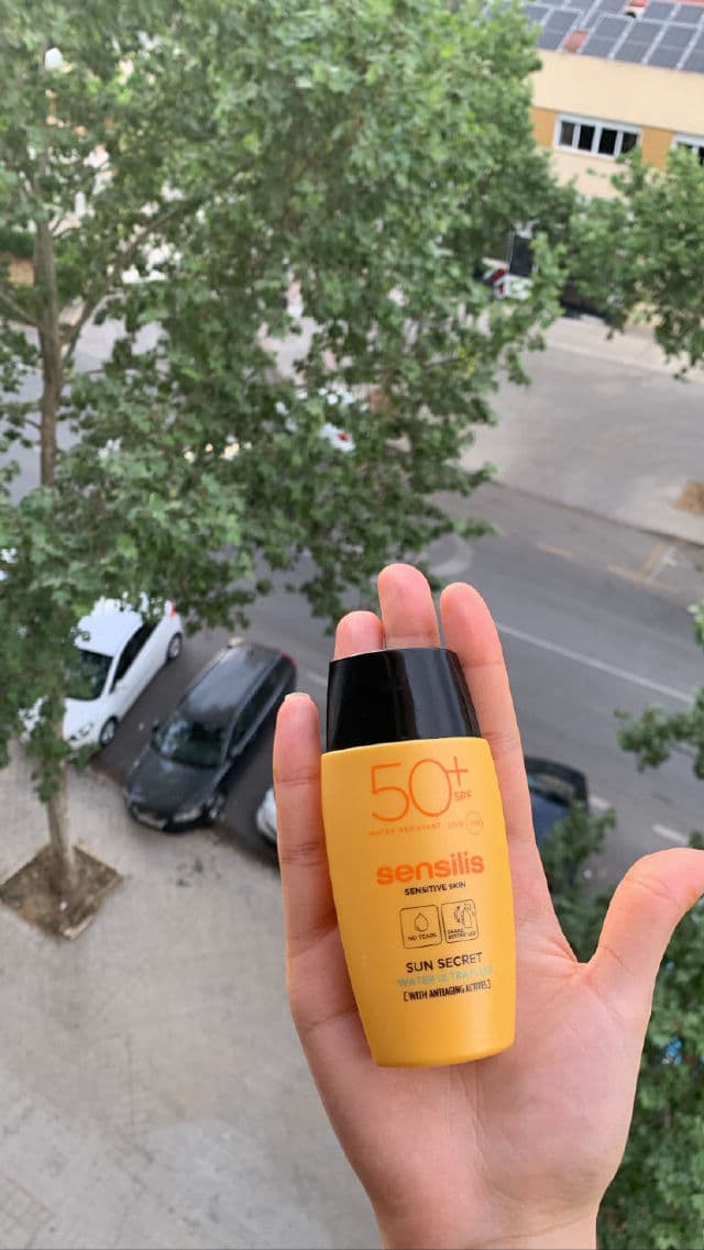 Sensilis Sun Secret Ultralight Water Fluid SPF50+ review photo by Nussa