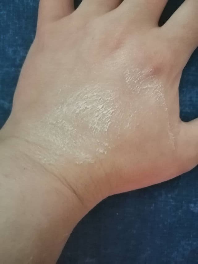 Avon Clearskin Pore Penetrating Invigorating Scrub review photo by ViviLK