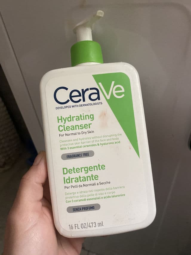 CeraVe Hydrating Facial Cleanser review photo by yulecosmetics