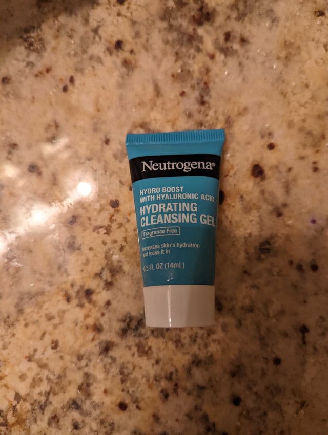 Neutrogena Hydro Boost Hydrating Cleansing Gel review photo by SandraG