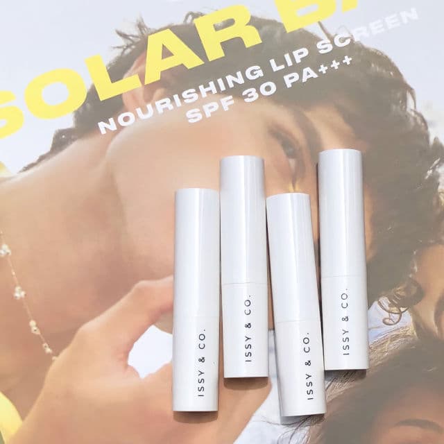 Issy & Co. Solar Balm SPF30 PA+++ in Bloom (Glow Finish) review photo by AllboutskinElle