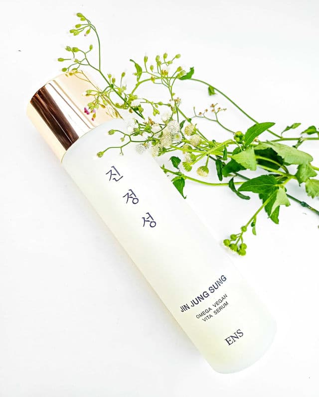 ENS Jin Jung Sung Omega Vegan Vita Serum review photo by KatrinaBandolin