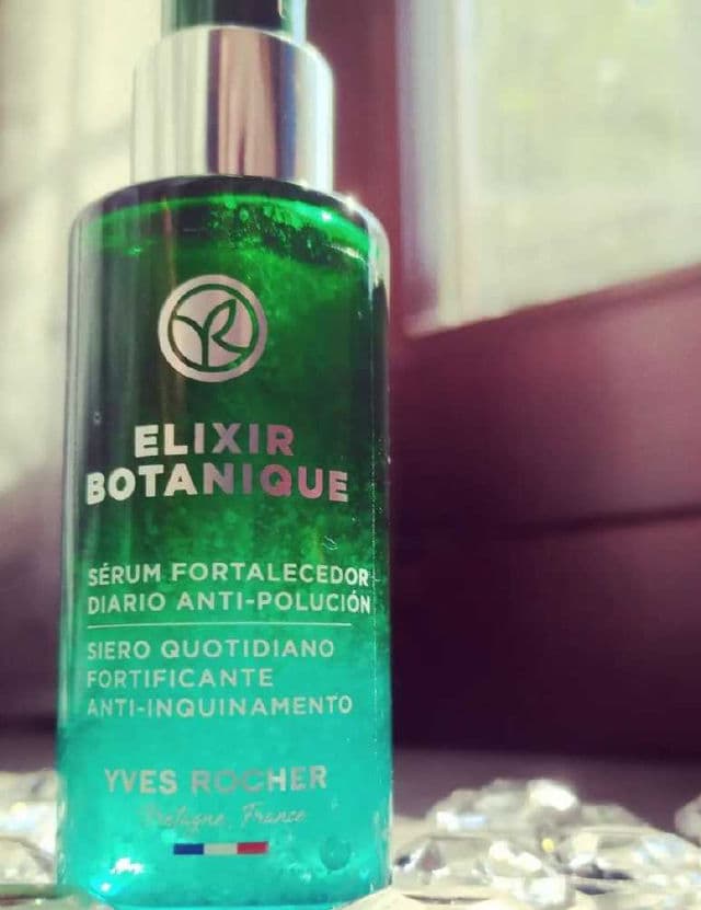 YVES ROCHER Elixir Botanique Fortifying Anti-Pollution Daily Serum review photo by Ilmondodiely