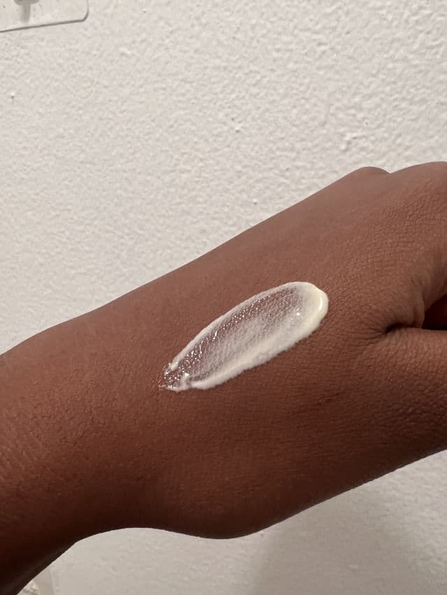 Neutrogena Invisible Daily Defense Hydrating Face Serum SPF 60+ review photo by beachyglows