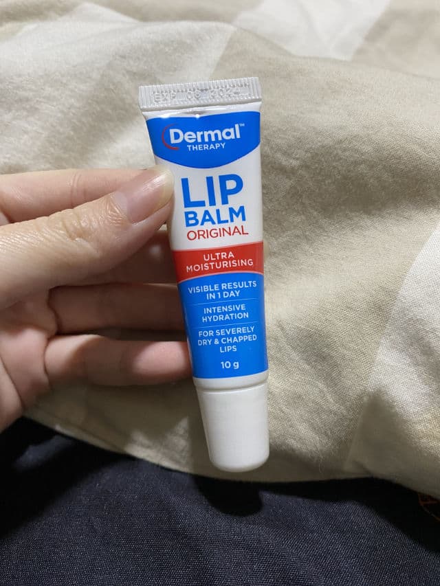 Dermal Therapy Lip Balm Original - Ultra Moisturising review photo by Poopxna
