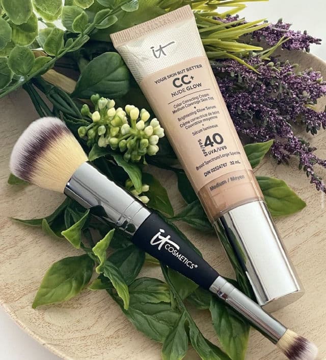 It Cosmetics CC+ Nude Glow Lightweight Foundation + Glow Serum with SPF 40 review photo by lxqinn