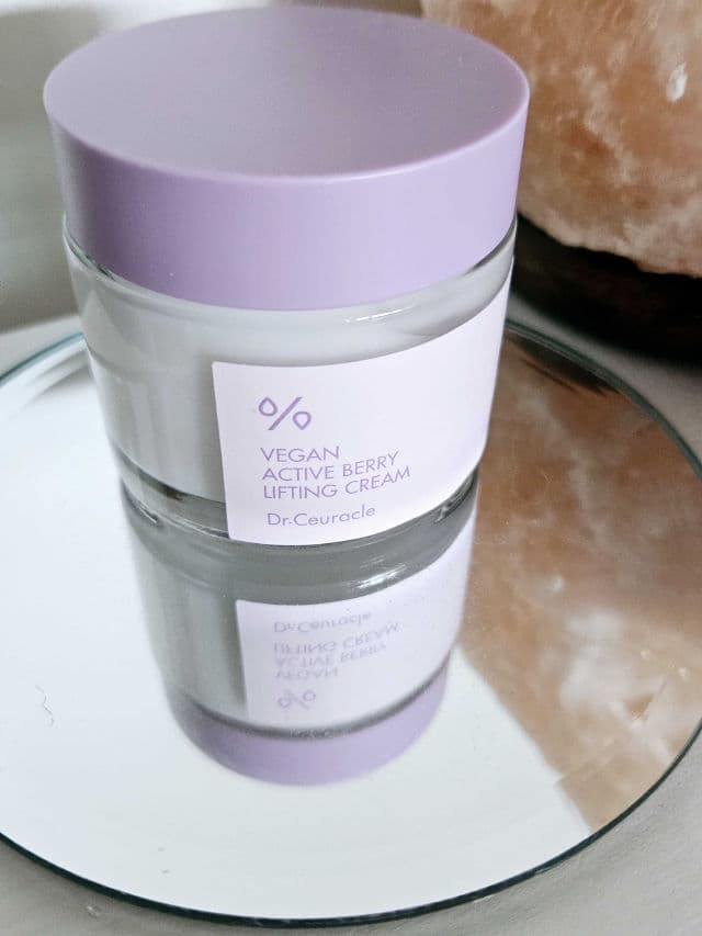 Vegan Active Berry Lifting Cream product review