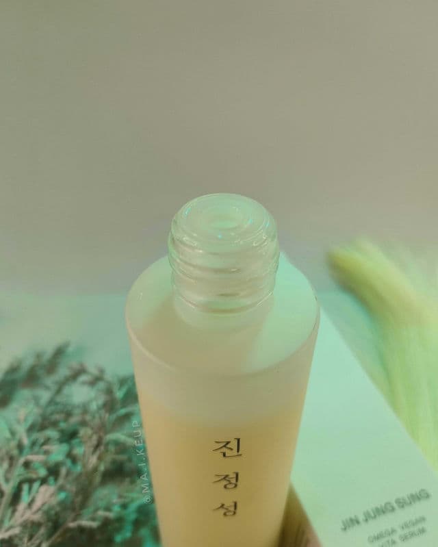 ENS Jin Jung Sung Omega Vegan Vita Serum review photo by maikeup