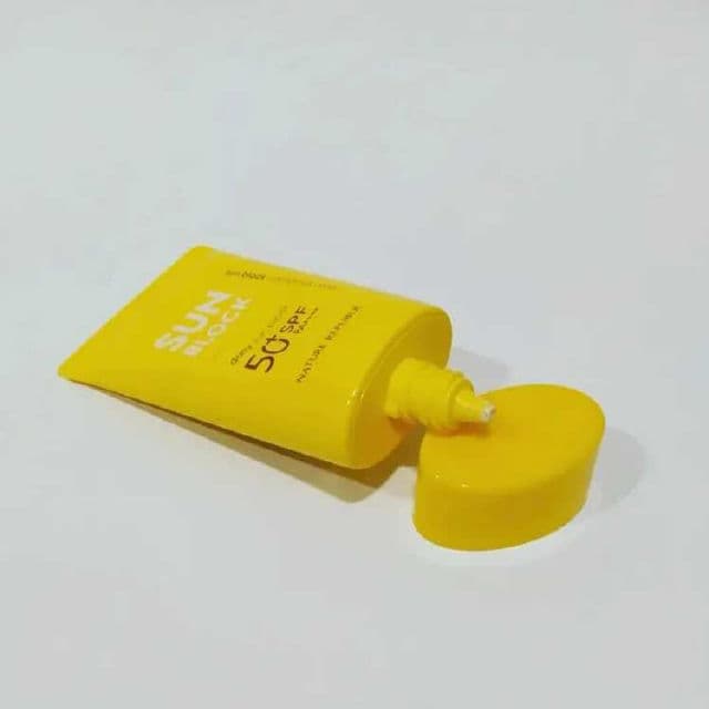 NATURE REPUBLIC California Aloe Daily Sun Block SPF 50+ PA++++ review photo by peachperfectskin