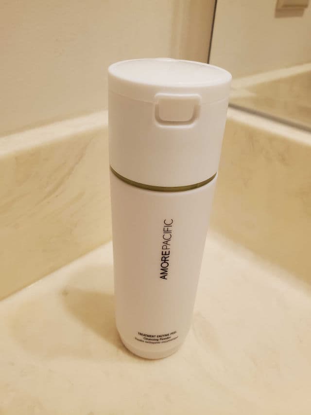 AmorePacific Treatment Enzyme Peel Cleansing Powder review photo by skincarereview101