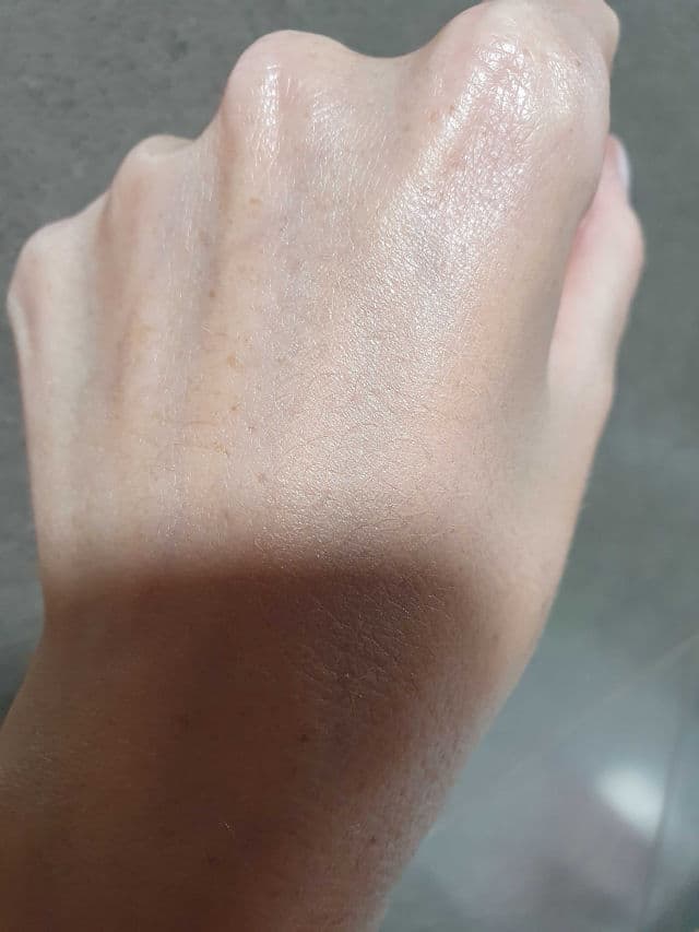 Clinique Even Better Clinical Serum Foundation Broad Spectrum SPF25 review photo by Anna85