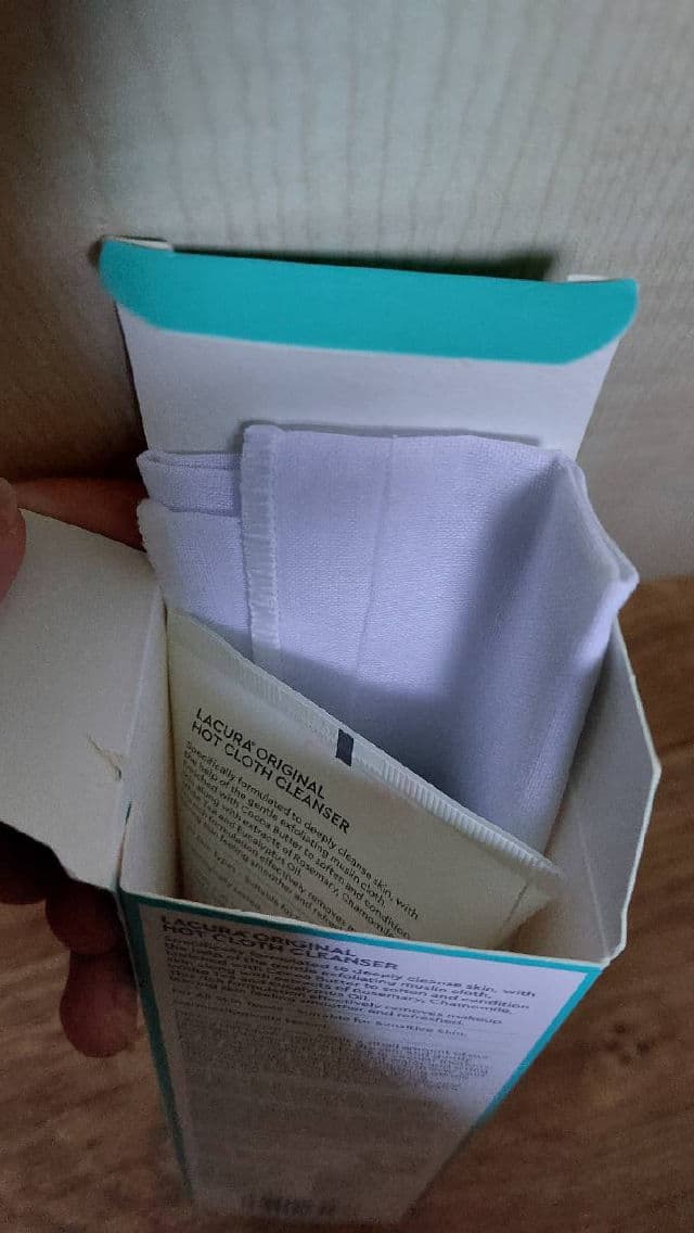 Lacura Hot Cloth Cleanser review photo by natiLar