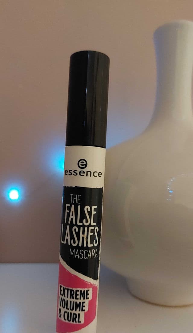 Essence The False Lashes Mascara Extreme Volume & Curl review photo by natiLar
