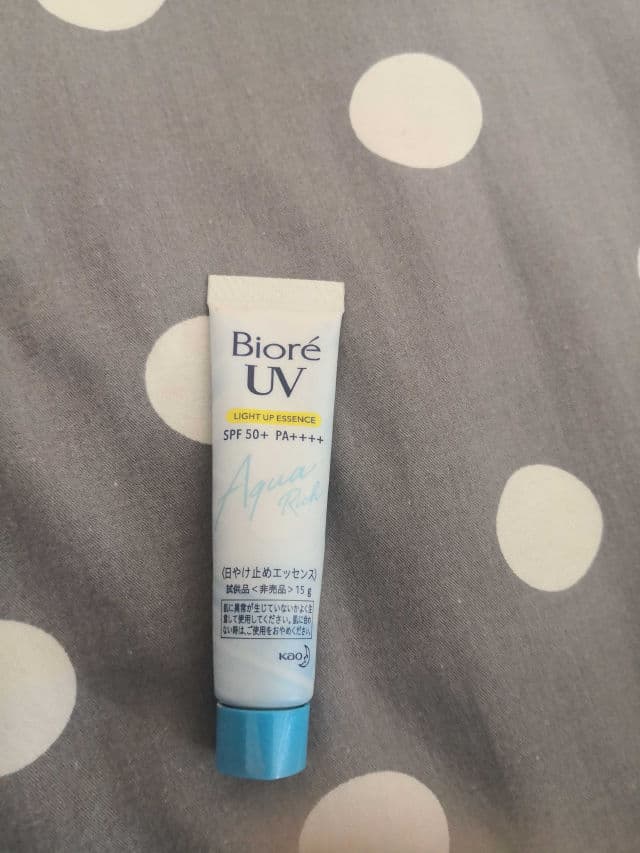Biore UV Aqua Rich Light Up Essence SPF 50+ PA++++ review photo by Jings