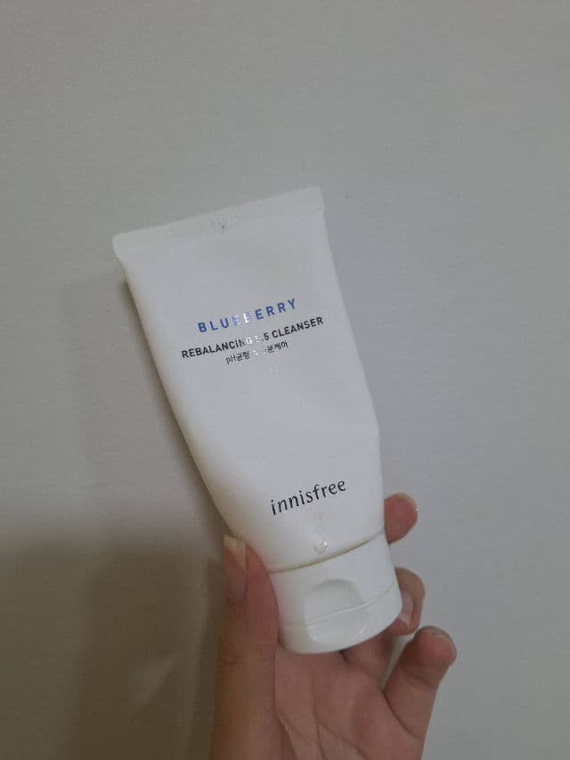 INNISFREE Blueberry Rebalancing 5.5 Cleanser review photo by Jings