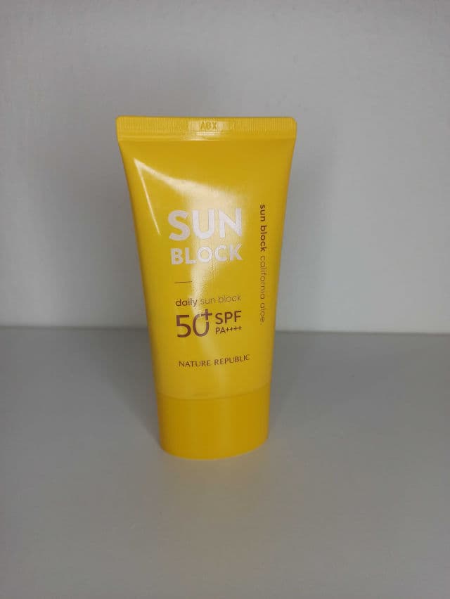 NATURE REPUBLIC California Aloe Daily Sun Block SPF 50+ PA++++ review photo by prisskindiaries