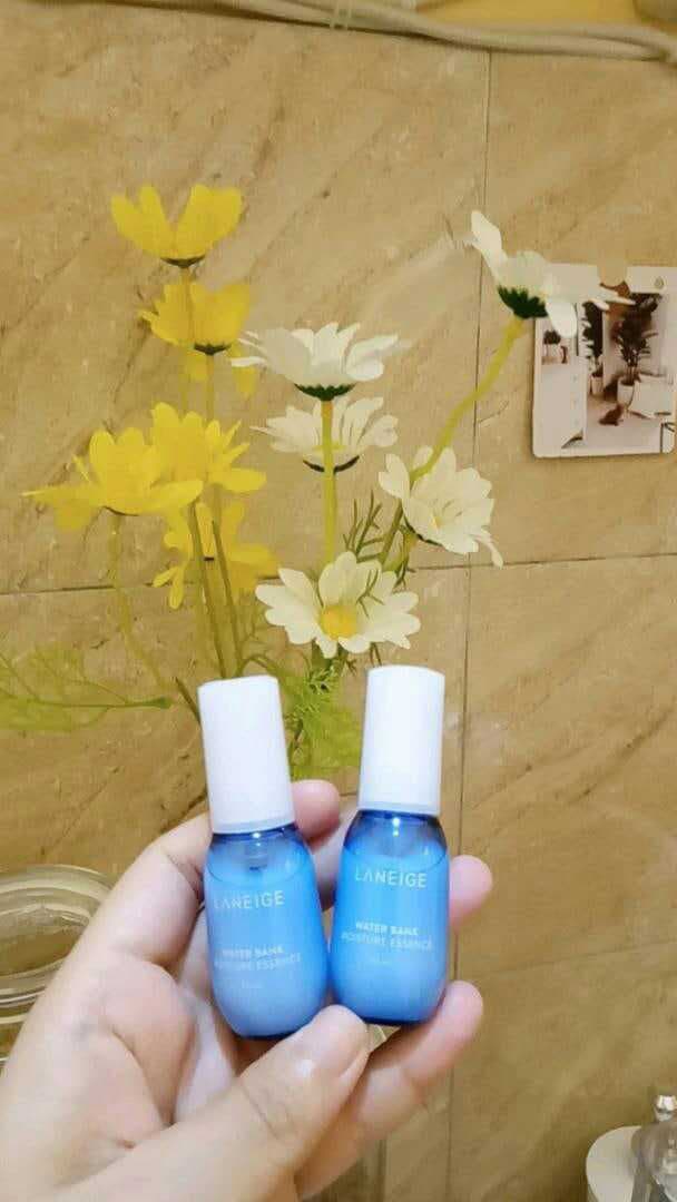 Laneige Water Bank Hydro Essence review photo by AisyahraniGinting