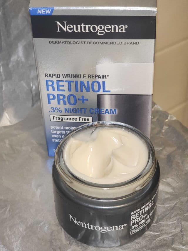 Neutrogena Rapid Wrinkle Repair Retinol Pro+ Night Moisturizer review photo by Rachaelann