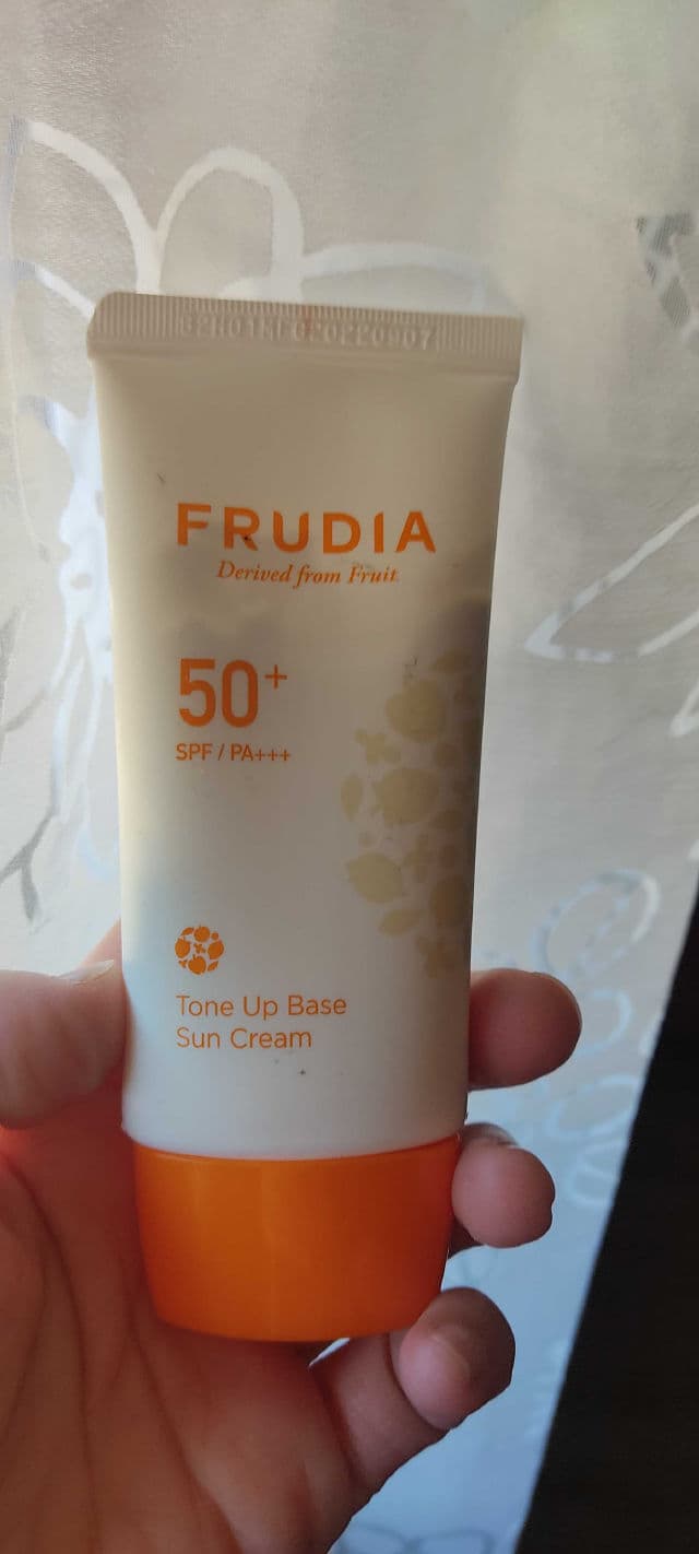 Frudia Tone Up Base Sun Cream SPF50+ PA+++ review photo by Butterflyoli
