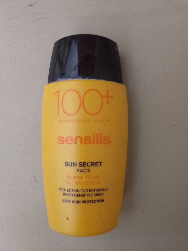 Sensilis Sun Secret Ultralight Water Fluid SPF50+ review photo by Anahoyospradachifor