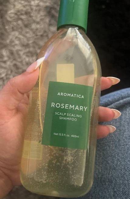 Aromatica Rosemary Scalp Scaling Shampoo review photo by 3mily