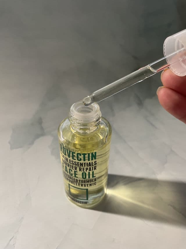 Rovectin Skin Essentials Barrier Repair Face Oil review photo by Sharonspendstoomuch
