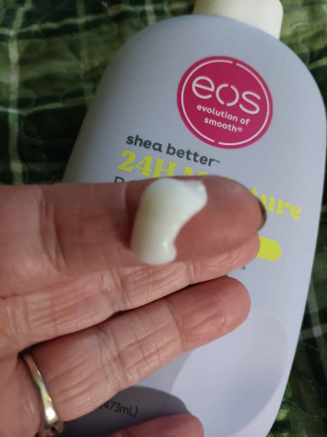 Eos Shea Better Vanilla Cashmere Body Lotion review photo by Kmhawks26