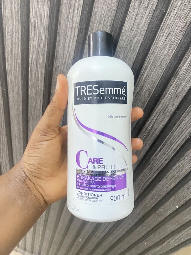 TRESemme Rich Moisture Conditioner for Dry Hair review photo by thelizzyN
