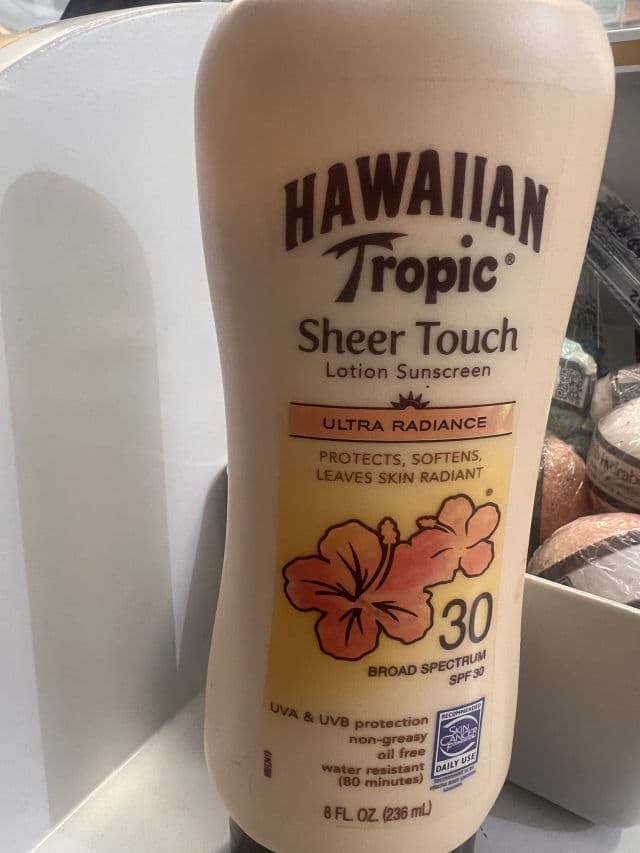 Hawaiian Tropic Satin Protection Lotion SPF 30 review photo by Marlenny1