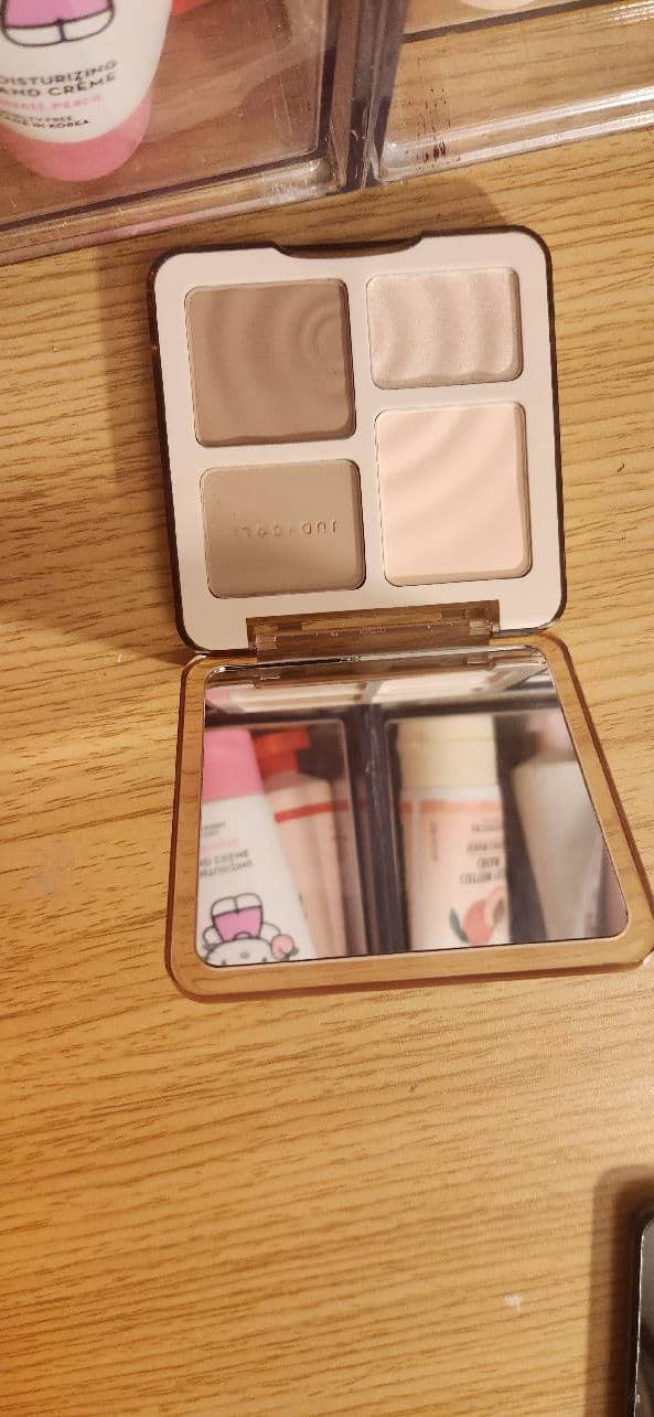 Judydoll Highlight & Contour Palette review photo by elle102123
