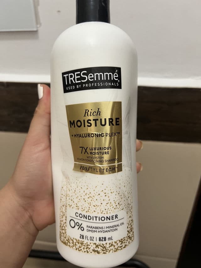 TRESemme Rich Moisture Conditioner for Dry Hair review photo by jazminc