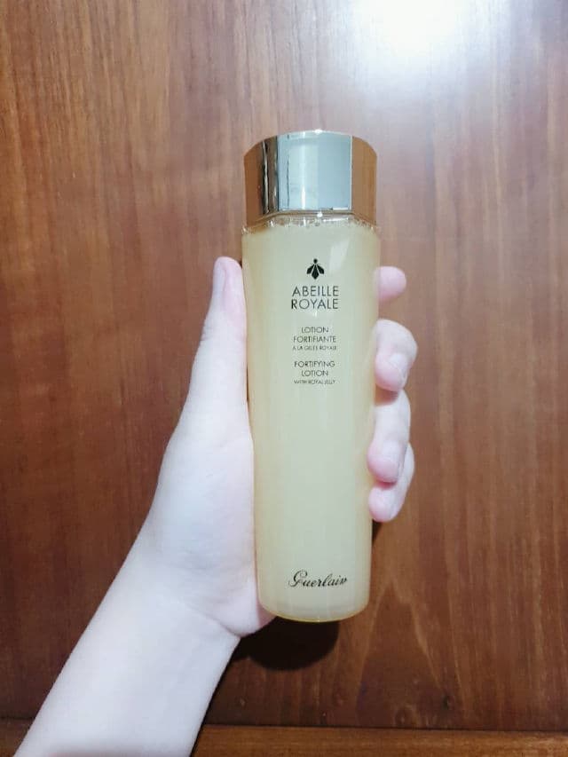 Guerlain Abeille Royale Fortifying Lotion with Royal Jelly review photo by Cravingforglowskin