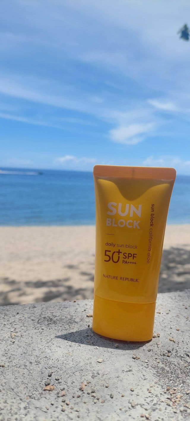 NATURE REPUBLIC California Aloe Daily Sun Block SPF 50+ PA++++ review photo by Gray17