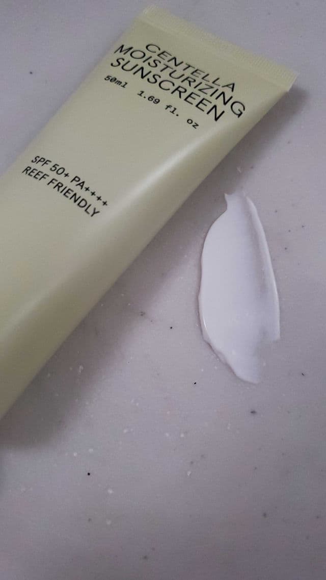 One Thing Centella Moisturizing Sunscreen SPF50+ PA++++ review photo by undividedhonesty