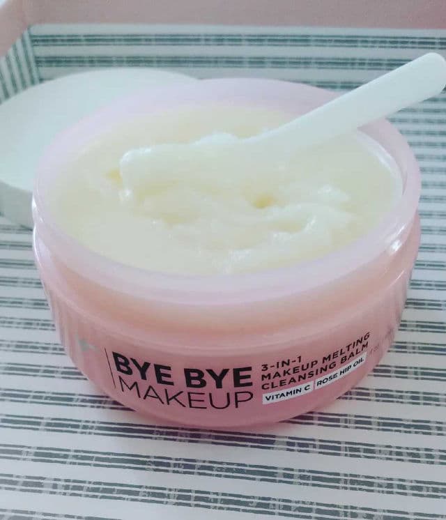 It Cosmetics Bye Bye Makeup 3-in-1 Makeup Melting Cleansing Balm review photo by Deanna15