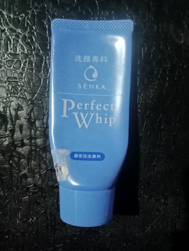 Shiseido Senka Perfect Whip Foam Cleanser review photo by Biyangkaaa