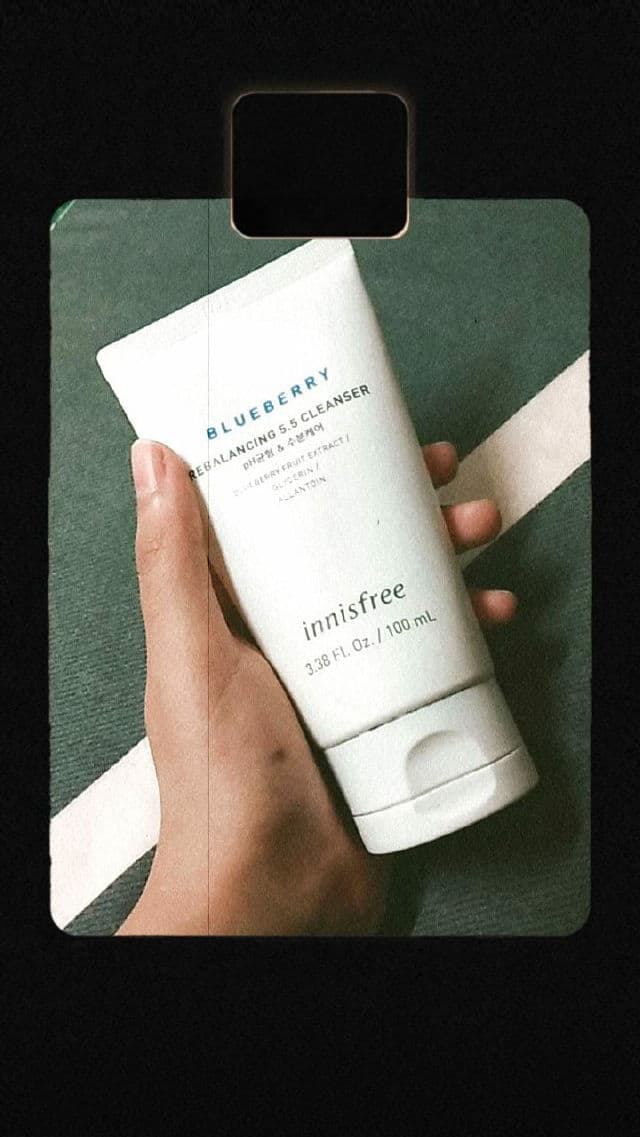 INNISFREE Blueberry Rebalancing 5.5 Cleanser review photo by FrahNjhah