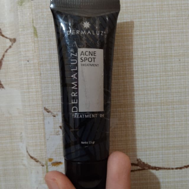 Dermaluz Acne Spot Treatment review photo by Behindthedew