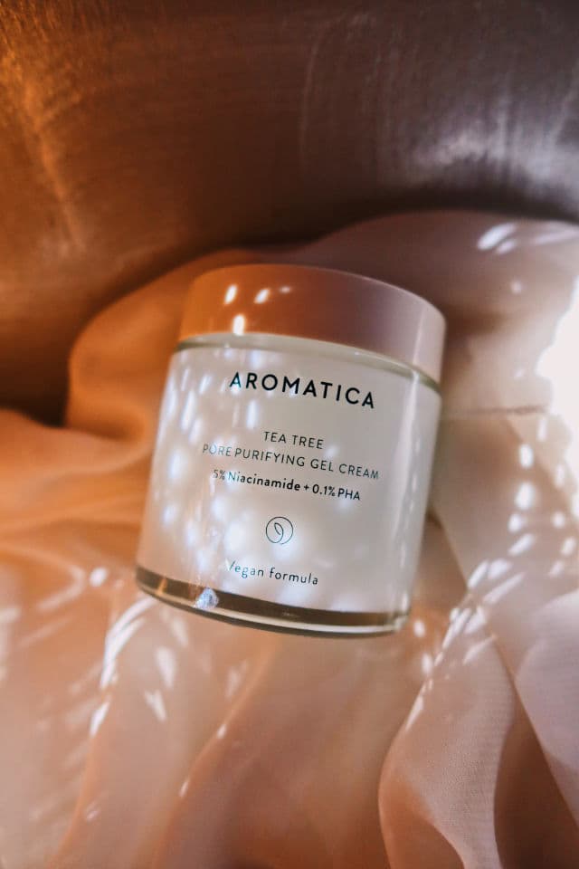 Aromatica Tea Tree Pore Purifying Gel Cream 5% Niacinamide + 0.1% PHA review photo by Lovemisomeskin
