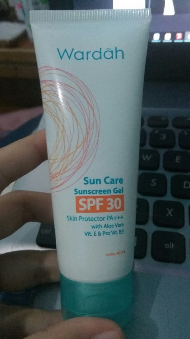 Wardah Sunscreen SPF 30 review photo by Meivita28