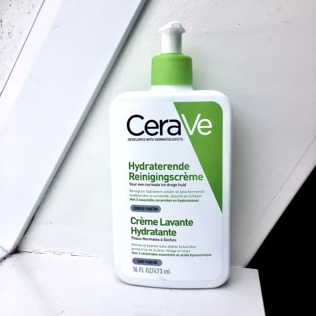 CeraVe Hydrating Facial Cleanser review photo by MimiMomoSkincare