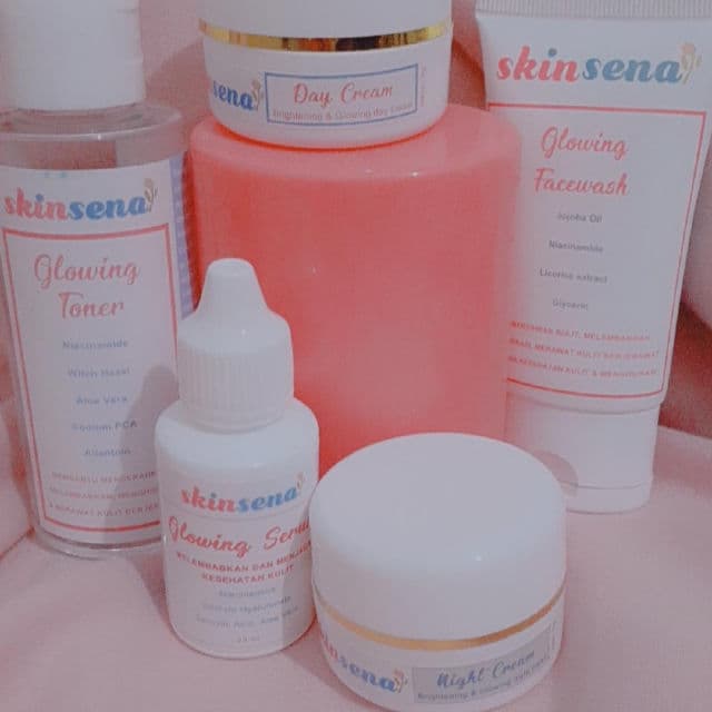 Skinsena Glowing Face Wash review photo by Picky36530