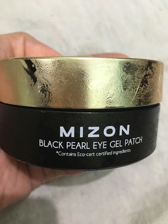 Mizon Black Pearl Eye Gel Patch review photo by RurouniNeko
