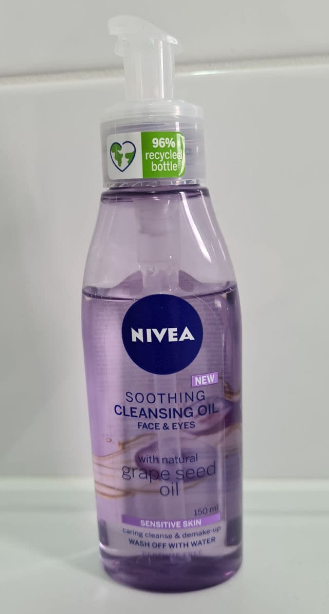 Nivea Soothing Cleansing Oil with Grapeseed Oil review photo by Steff11